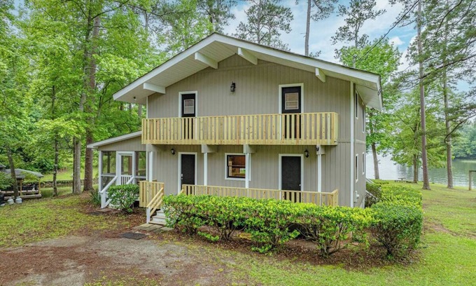 Eatonton House | Hidden Gem Lakefront Home with Boat Dock & Private Boat Ramp