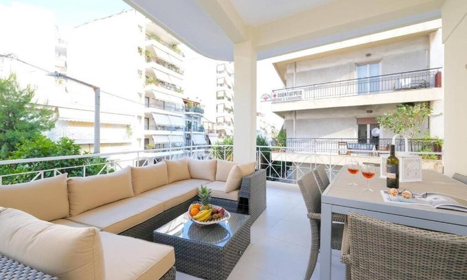 Peiraiki Apartment | Hidden gem on the Piraeus Coast