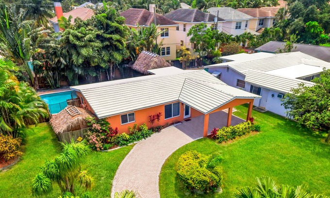River Oaks Villa | Hidden Gem Vacation Villa w/Private Heated Pool & TikiHut