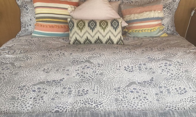 Manly Vale Apartment | Hidden glamping hideaway in Manly Vale near Manly beaches, easy access to Sydney