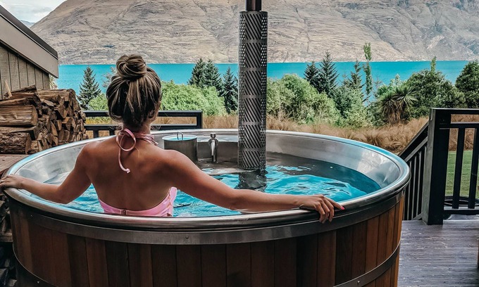 Sunshine Bay Bed & Breakfast | Hidden Lodge Queenstown