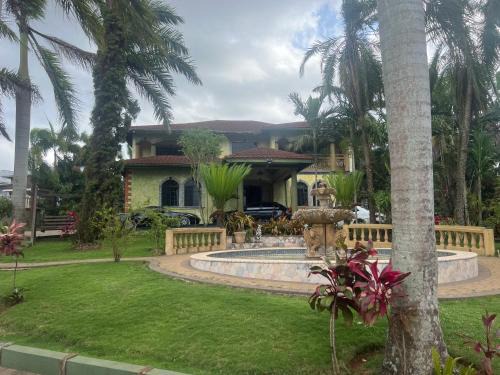 Mandeville Villa | Hidden oasis
