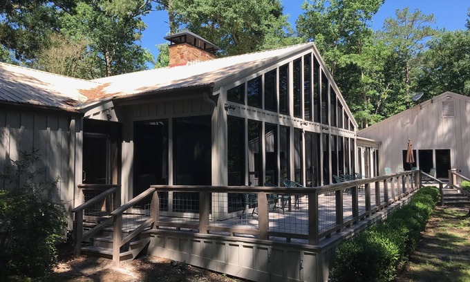 Center Cabin | Hidden Pines Lodge - Privacy in the East Texas Piney Woods