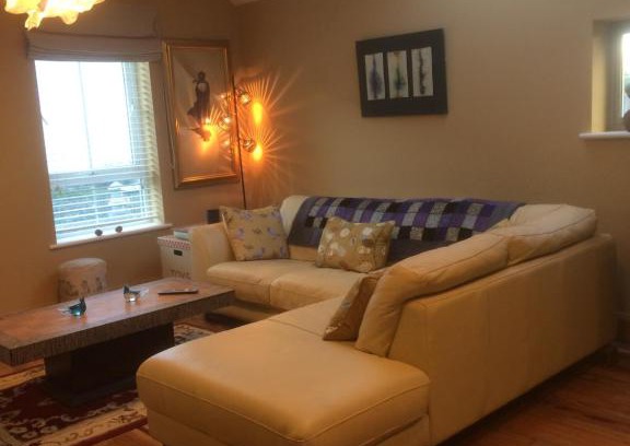 Dunfanaghy Apartment | Hidden village centre first floor apartment at Market Square