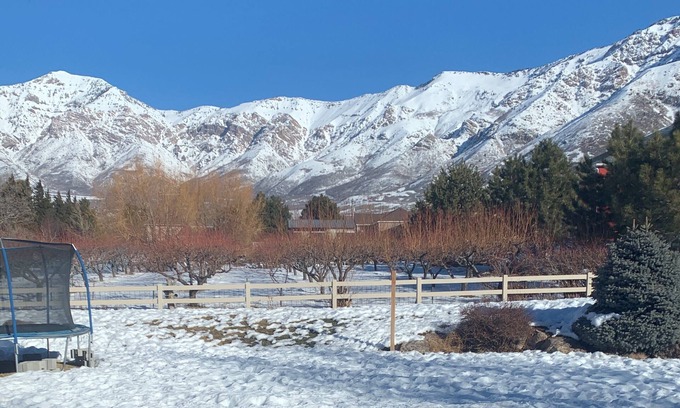 North Ogden House | High Adventure base - Hike, Bike, Ski, Water Sports, Fishing Gorgeous fall color