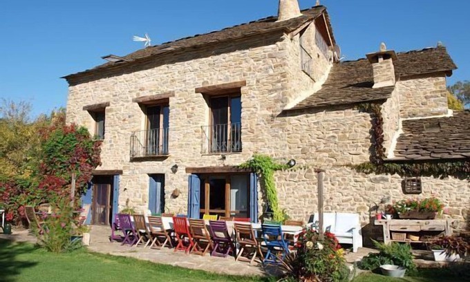 Ulle Cottage | High Apartment. .Casapirineos