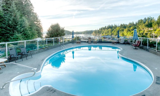 Quathiaski Cove Resort | High Point Resort