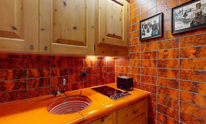 St. Moritz Apartment | High-quality wood-clad 1-room flat on the 2nd floor for 2 persons.