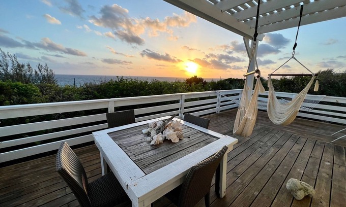 Rainbow Bay House | High Seas as seen on HGTV’s ‘Bahamas Life’. Starlink internet, solar power.