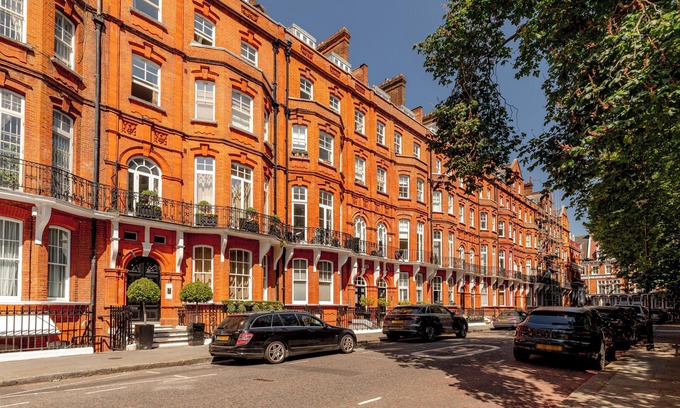 Royal Borough of Kensington and Chelsea Apartment | High Street Kensington Apartments