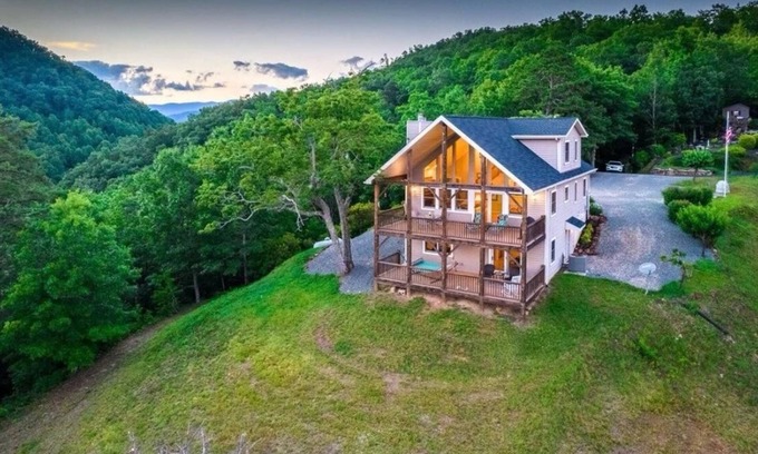 Bryson City Cabin | High View Heights stunning views and complete privacy