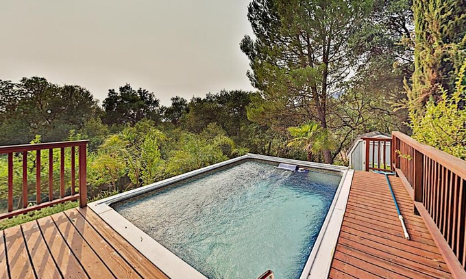 Cloverdale House | Highland Oasis