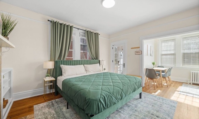 Pittsburgh Apartment | HIghland Park Heritage Studio
