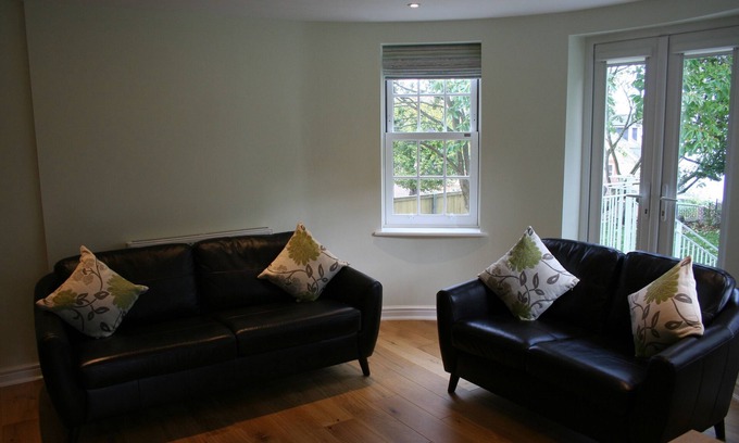 Shanklin Apartment | Highlands Apt 2 - sea views, garden, free wifi + parking