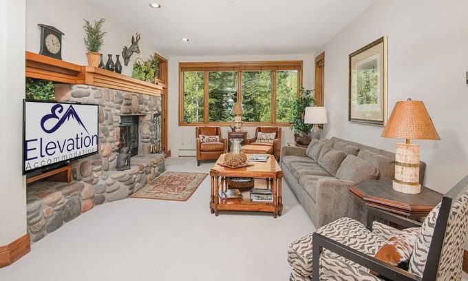 Highlands Townhomes Condo | Highlands Lodge #107: Best location for the ski school!