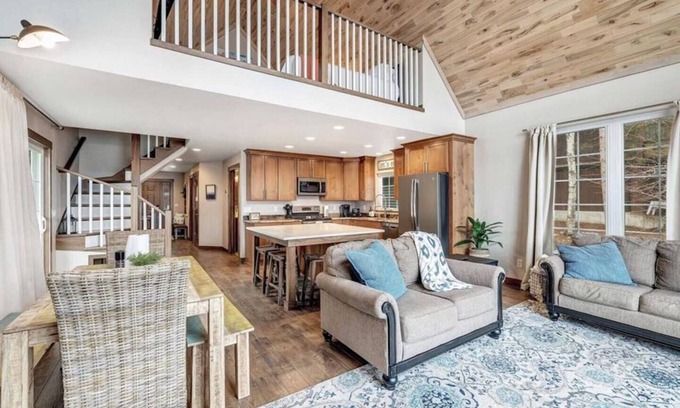 Krakow House | Highlights: Private beach just steps from your door Includes kayaks for exploring the lake Great fishing right off the shoreline or dock Bring your boat and enjoy full boating access Cozy indoor fireplace for cool evenings 4 spaciou
