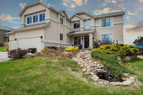 Northgate House | Highpoint Hills Great Views w Games & Fitness