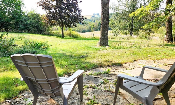 Mineral Point Cottage | Hike/Bike/UTV-Cheese Country Trail Stay