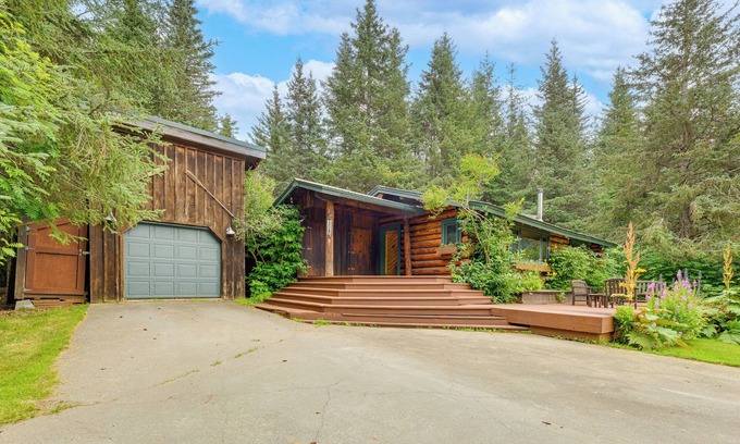 Diamond Ridge Cabin | Hike, Fish & Explore Homer Spit: Forested Cabin!