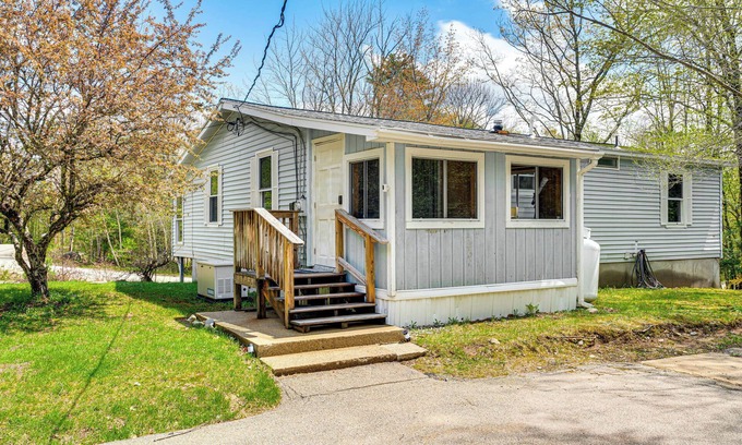 Conway Cabin | Hike, Fish & Ski: ‘Black Bear Cabin’ in Albany