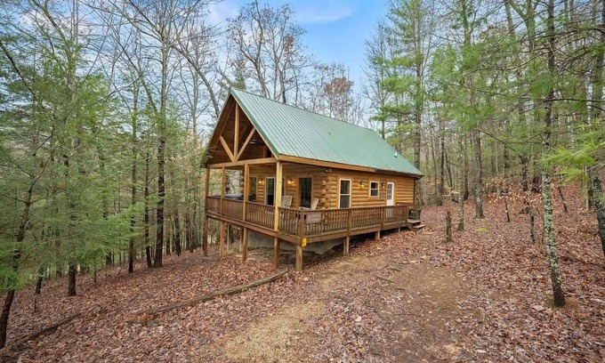 Slade Cabin | Hiker's Retreat | RRG Cabin