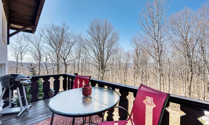 Franconia House | Hiking Galore: Mittersill Townhome in Franconia!