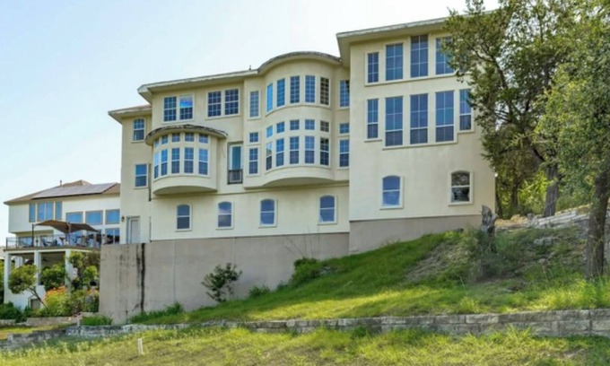 Leander House | HILL COUNTRY GETAWAY