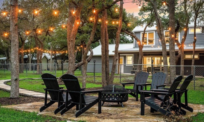 Leander House | Hill Country Haven @ Live Oak