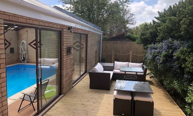Grimsby House | Hill Crest House Lincolnshire With Indoor Pool