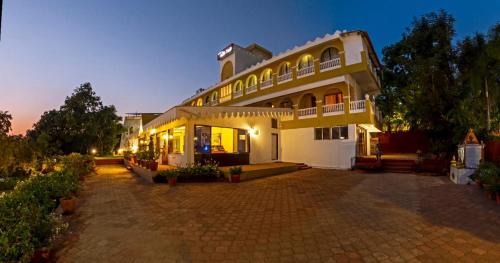 Panhala Fort Hotel | Hill Top, Panhala