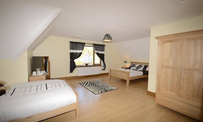 Ballymacarthur Bed & Breakfast | HILL VIEW FAMILY SUITE