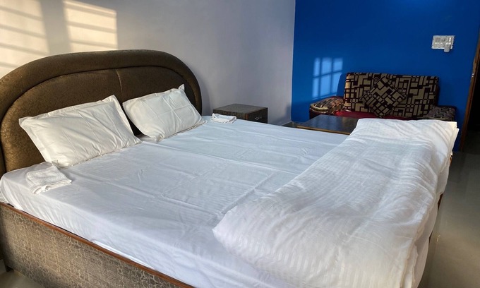 Bhopal Bed & Breakfast | Hill View Homestay