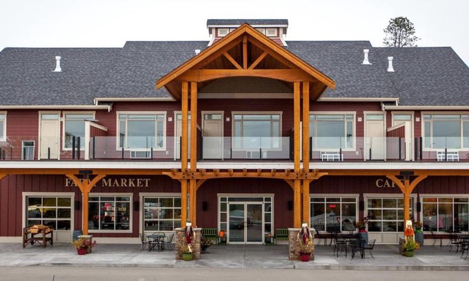 Black Mountain Bed & Breakfast | Hillcrest Farm Market B&B
