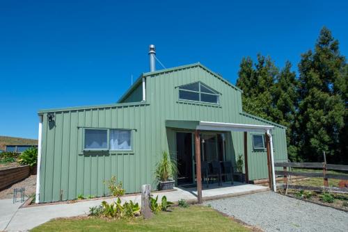Karapiro Bed & Breakfast | Hills Vista Lodge