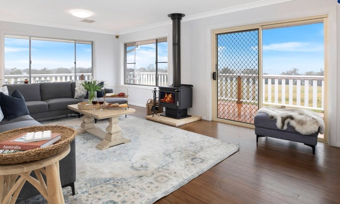 Mittagong House | Hillside Farm – Rural getaway on 100 acres of sweeping farmland