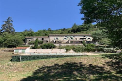 Courniou House | Hillside Haven in Courniou