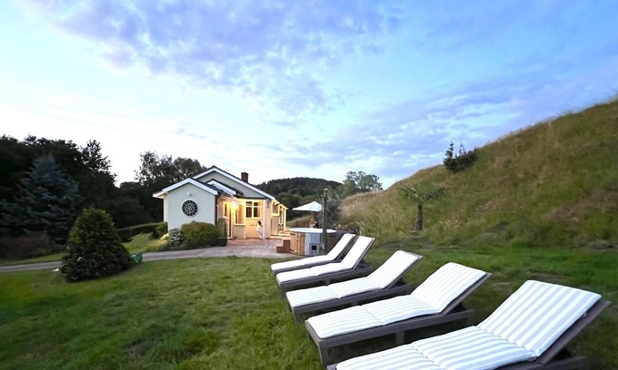 Redbrook House | Hillside Hideaway in Gloucestershire