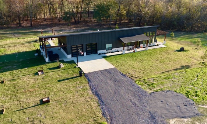 Albany Cabin | Hillside Hideaway