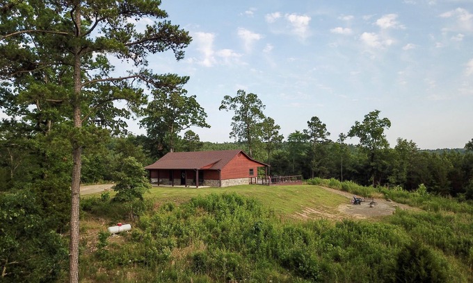 Smithville Cabin | Hilltop Getaway: Luxury Hilltop Cabin on 3 acres - Kayaks, Campfire, Stargazing!