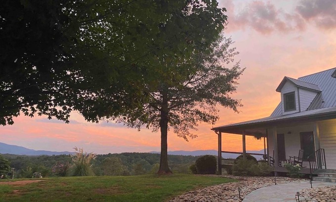Mill Spring House | Hilltop House at Serenity Ridge, Private Hot Tub + Breathtaking Sunset Views