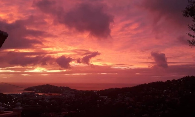 Castries Apartment | Hilltop View Guesthouse - 2 br AptnStunning City View