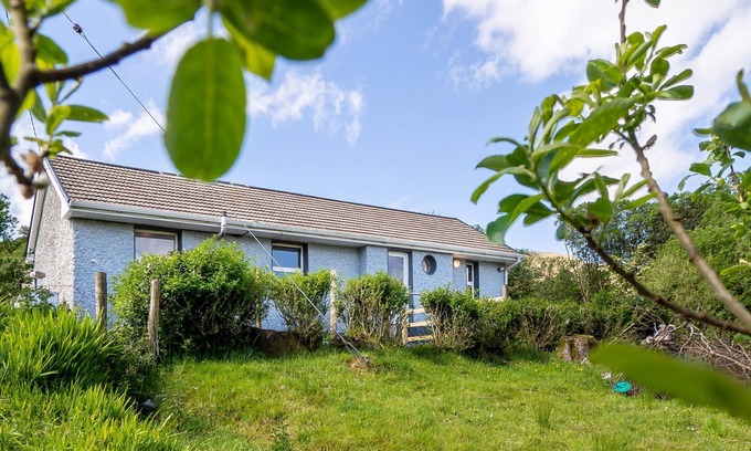 Leenane Cottage | Hillview House - Leenane - sleeps 4 guests in 2 bedrooms