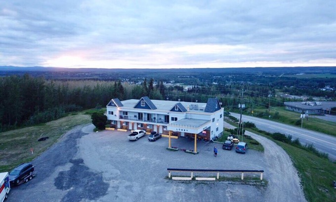 Vanderhoof Hotel | Hillview Motel