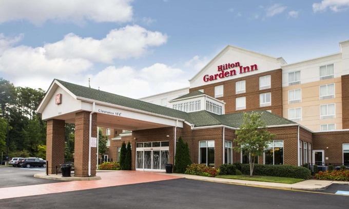 Hampton Hotel | Hilton Garden Inn Hampton Coliseum Central