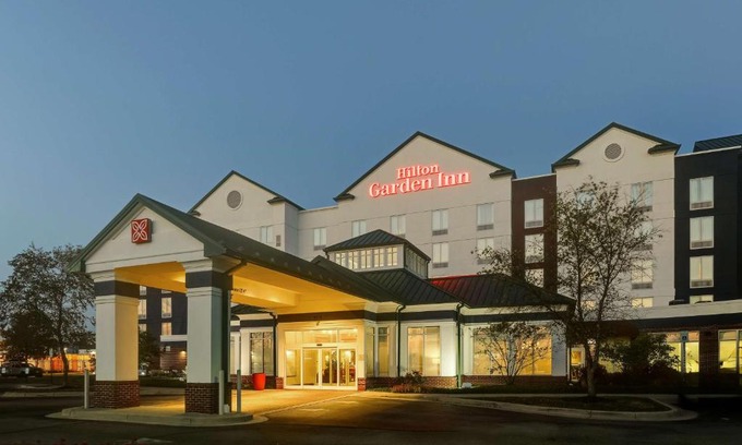 West Newton Hotel | Hilton Garden Inn Indianapolis Airport
