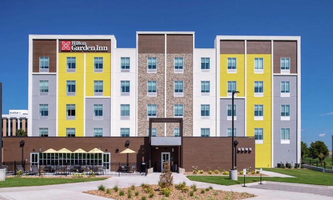 Waldron Hotel | Hilton Garden Inn Kansas City Airport Mo