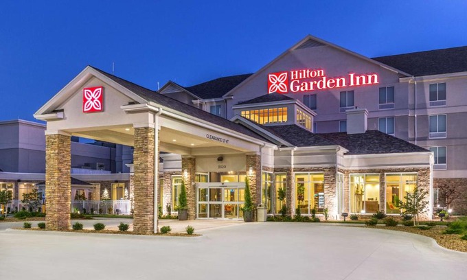 Salina Hotel | Hilton Garden Inn Salina