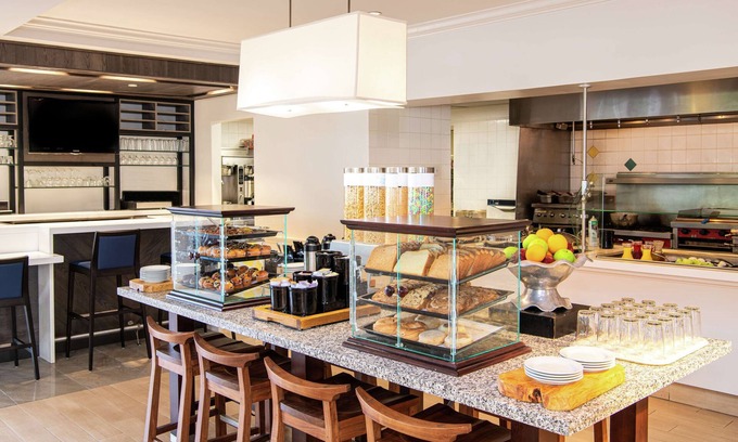 Linthicum Heights Hotel | Hilton Garden Inn BWI Airport