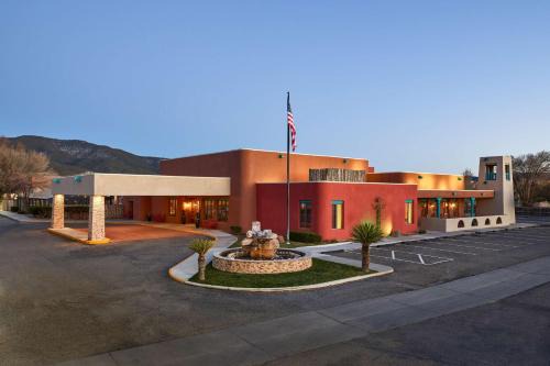 Taos Hotel | Hilton Tapestry Collection, Hotel Don Fernando De Taos