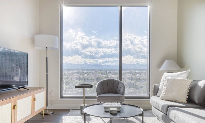 Golden Triangle Apartment | Hip Golden Triangle 2BR w/ Pool, Gym & W/D, next to Park, by Blueground